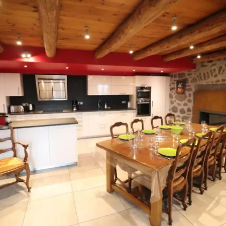 Holiday home Maison De Caractere 5 Ch, Spa, Jardin, 8 Pers, Saint-flour - Fr-1-742-279