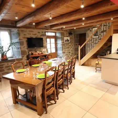 Holiday home Maison De Caractere 5 Ch, Spa, Jardin, 8 Pers, Saint-flour - Fr-1-742-279 Les Ternes